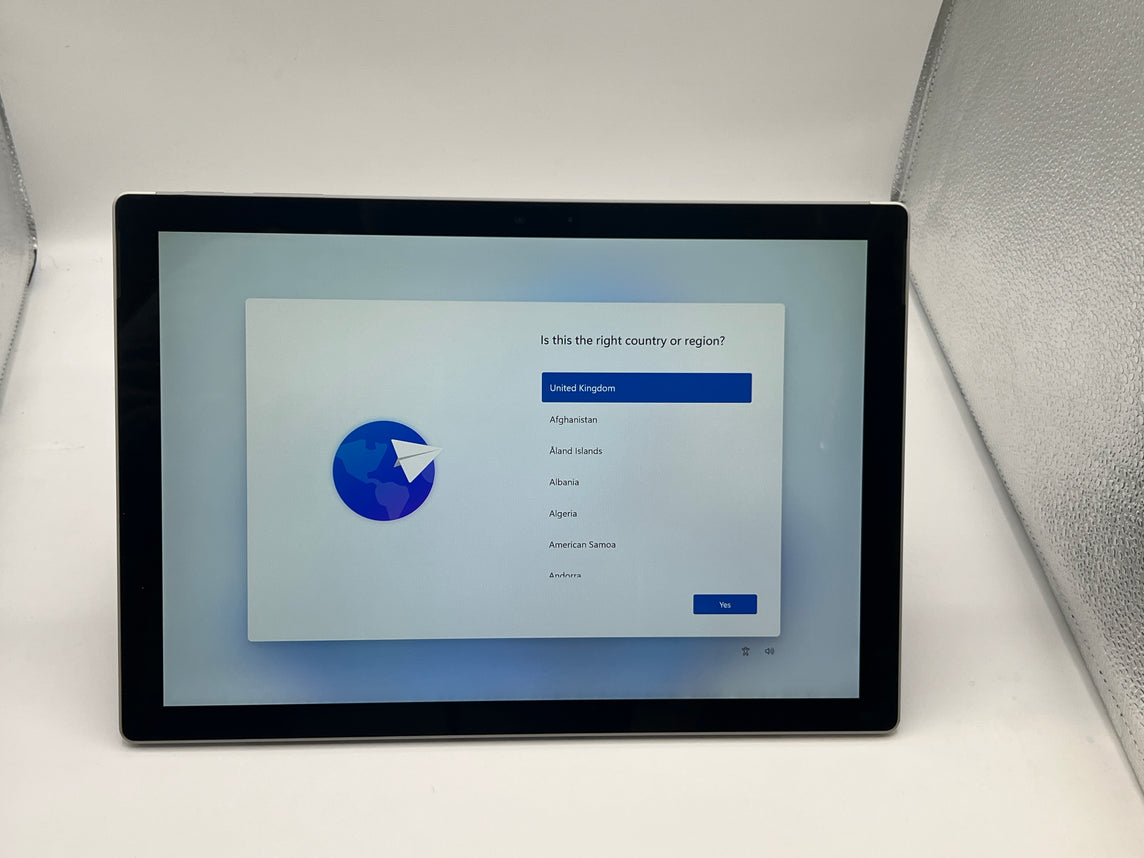 Microsoft Surface Pro 6 (Refurbished)- Intel Core i5-8350 - 8GB RAM, 256GB SSD, Windows 11 Pro