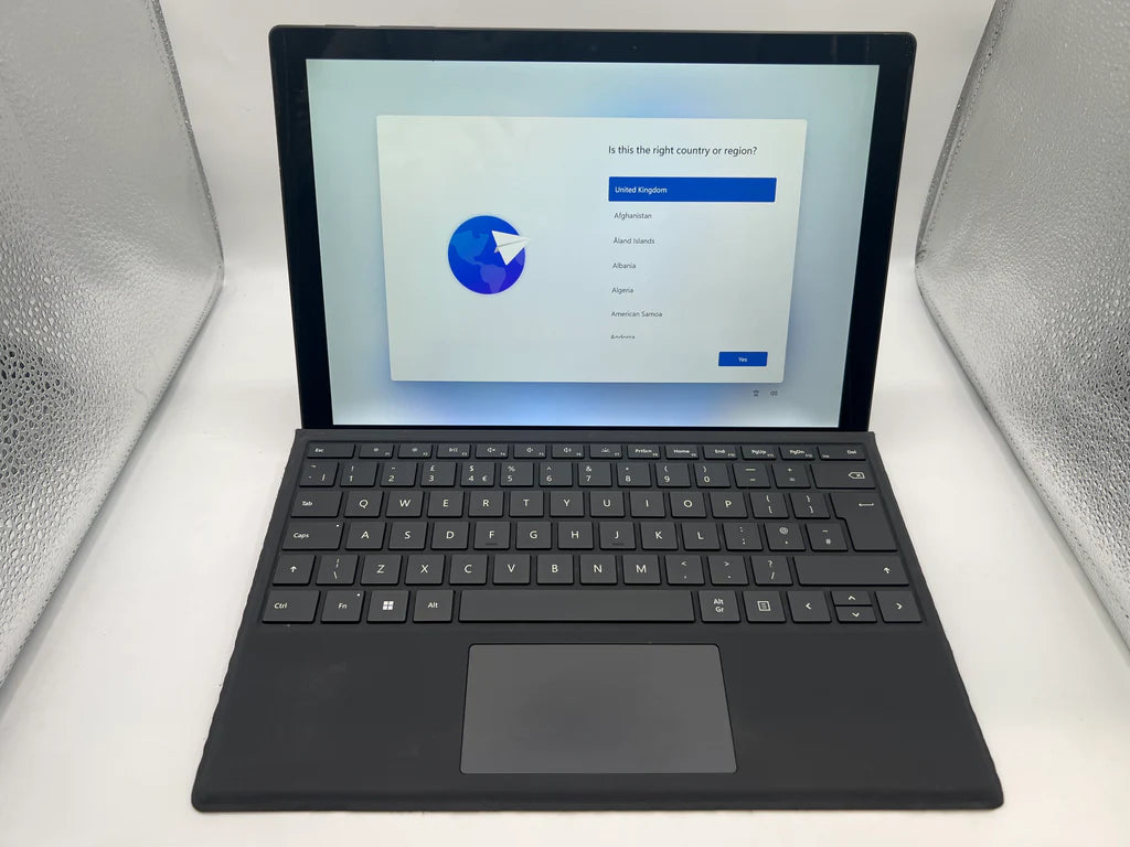Microsoft Surface Pro 6 (Refurbished)- Type Cover included - Intel Core i5-8350 - 8GB RAM, 256GB SSD, Windows 11 Pro