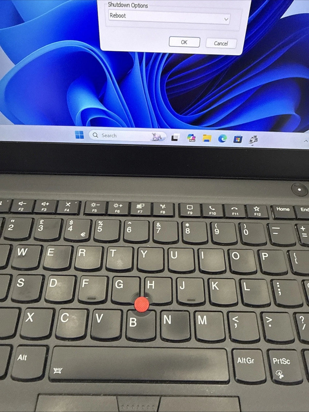 Lenovo ThinkPad T14s 14 inch laptop front middle close up keyboard