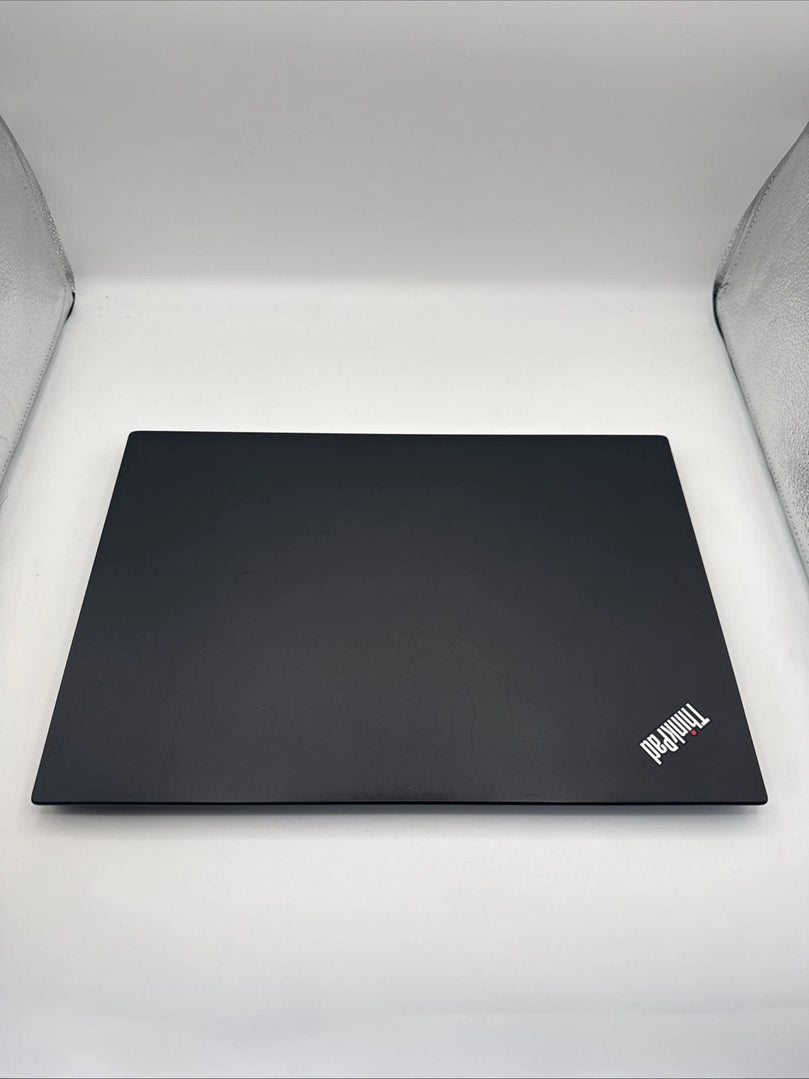 Lenovo ThinkPad T14s 14 inch laptop showing lid condition