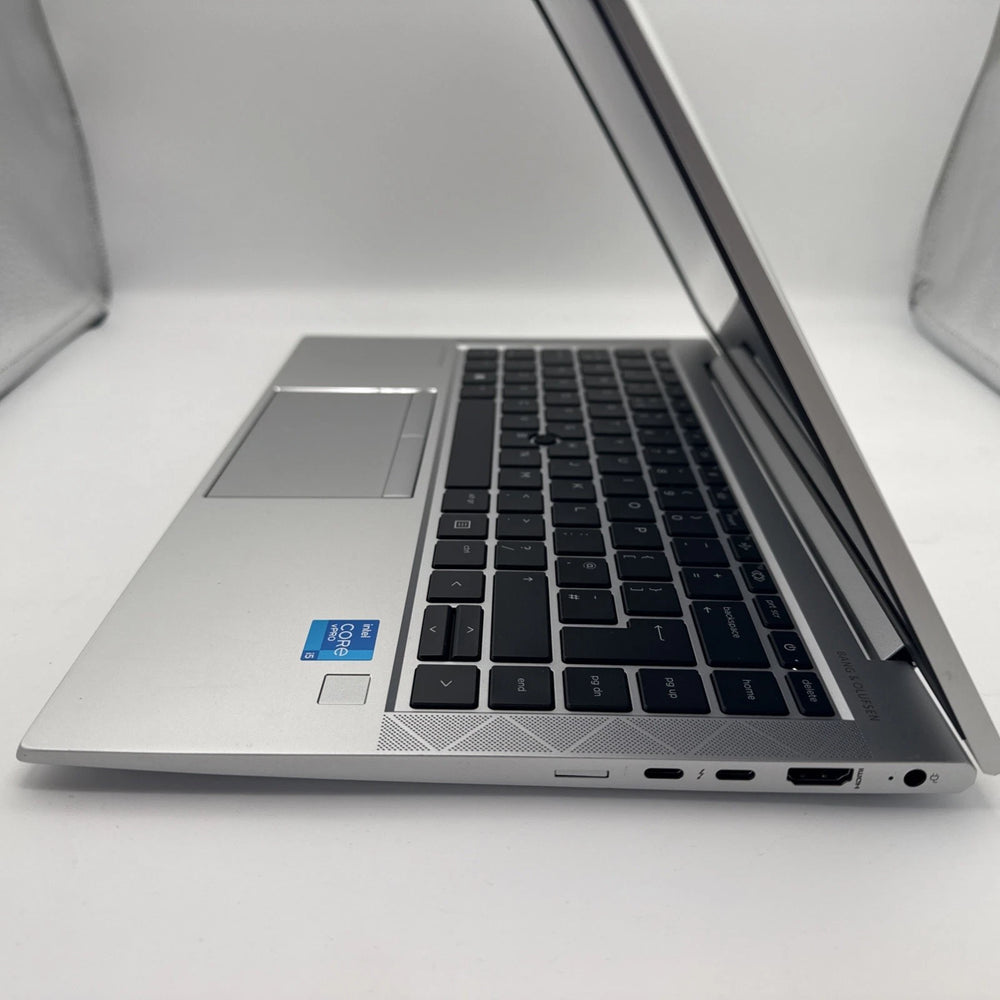 HP EliteBook 840 G8 laptop right side showing ports