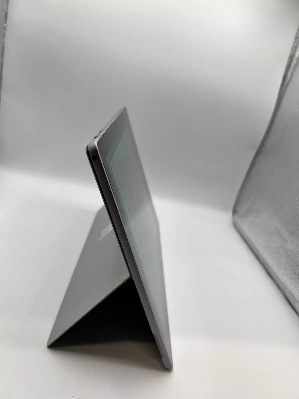 Microsoft Surface Pro 6 (Refurbished)- Intel Core i5-8350 - 8GB RAM, 256GB SSD, Windows 11 Pro